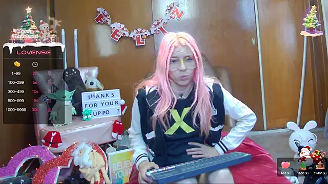 Snapshot of Skinygirl chatting on 01/06/25, 02:15 Skinygirl online show from 01/06/25, 02:15