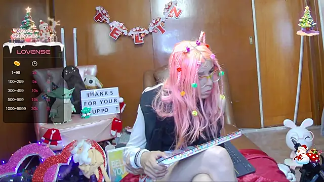 Snapshot of Skinygirl chatting on 01/07/25, 04:29 Skinygirl online show from 01/07/25, 04:29