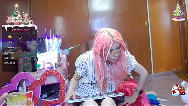 Snapshot of Skinygirl chatting on 01/17/25, 01:36 Skinygirl online show from 01/17/25, 01:36