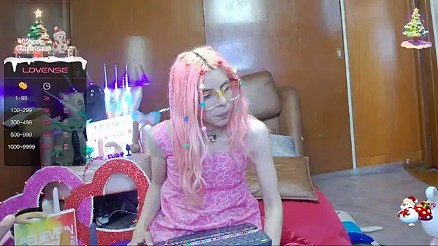 Snapshot of Skinygirl chatting on 01/19/25, 12:38 Skinygirl online show from 01/19/25, 12:38