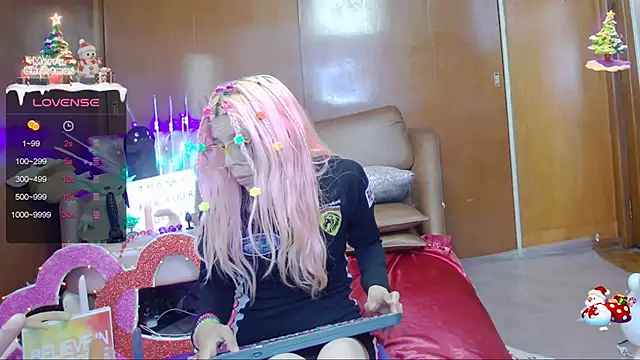 Snapshot of Skinygirl chatting on 01/28/25, 11:17 Skinygirl online show from 01/28/25, 11:17