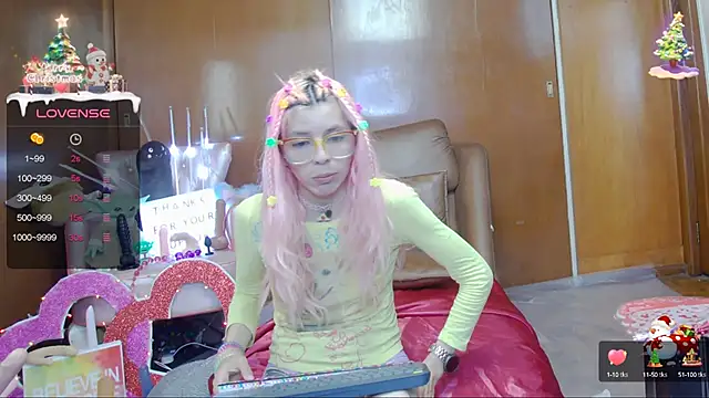 Snapshot of Skinygirl chatting on 02/03/25, 11:05 Skinygirl online show from 02/03/25, 11:05