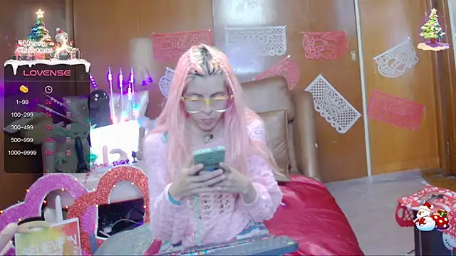 Snapshot of Skinygirl chatting on 02/04/25, 11:59 Skinygirl online show from 02/04/25, 11:59