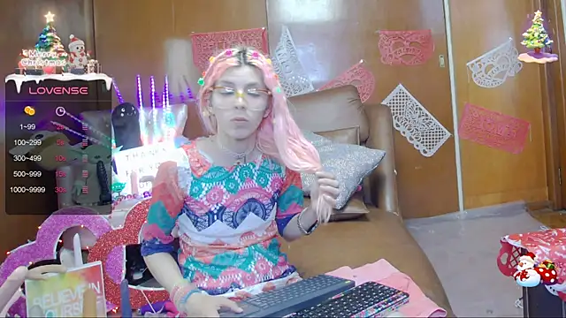 Snapshot of Skinygirl chatting on 02/07/25, 02:19 Skinygirl online show from 02/07/25, 02:19