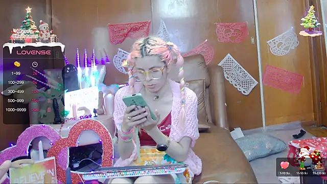 Snapshot of Skinygirl chatting on 02/07/25, 10:41 Skinygirl online show from 02/07/25, 10:41