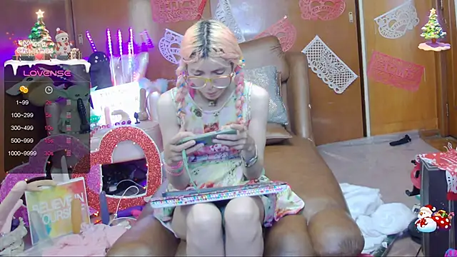 Snapshot of Skinygirl chatting on 02/18/25, 02:59 Skinygirl online show from 02/18/25, 02:59