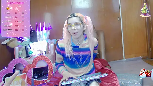 Snapshot of Skinygirl chatting on 03/08/25, 11:39 Skinygirl online show from 03/08/25, 11:39