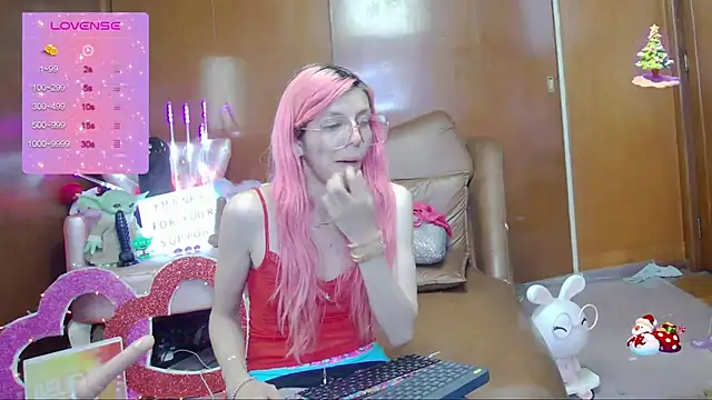 Snapshot of Skinygirl chatting on 09/24/25, 12:25 Skinygirl online show from 09/24/25, 12:25