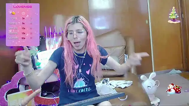 Snapshot of Skinygirl chatting on 09/30/25, 12:48 Skinygirl online show from 09/30/25, 12:48