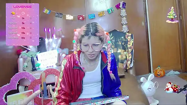 Snapshot of Skinygirl chatting on 10/29/25, 10:00 Skinygirl online show from 10/29/25, 10:00