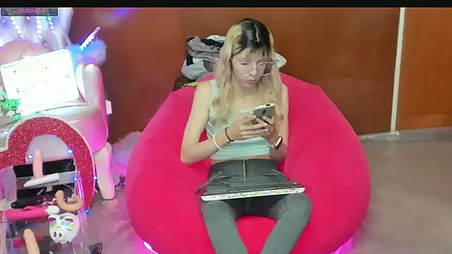 Skinygirl online show from 04/08/26, 11:27