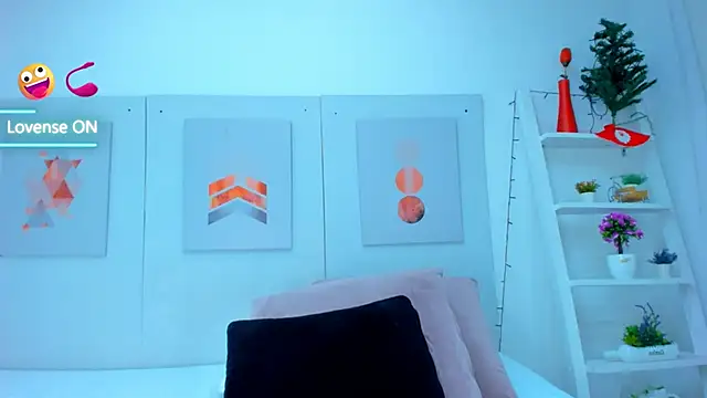 AlessiaMarcu- online show from 12/02/24, 11:01