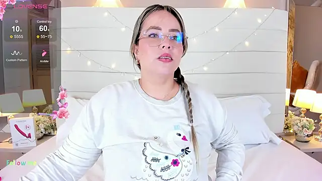 Charlotte93  online show from 11/18/25, 11:47