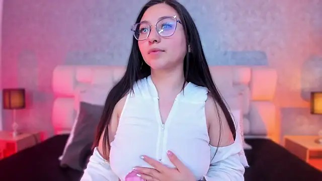 lucy neil online show from 02/10/25, 07:07