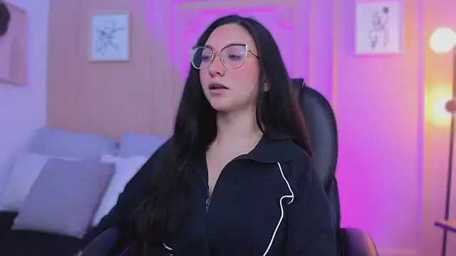 lucy neil online show from 02/10/26, 02:59