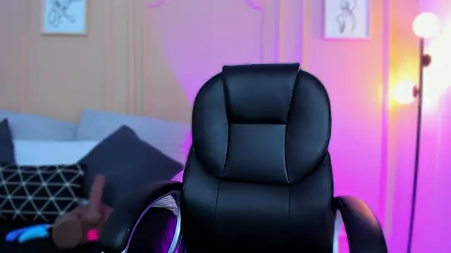 lucy neil online show from 03/27/26, 02:39