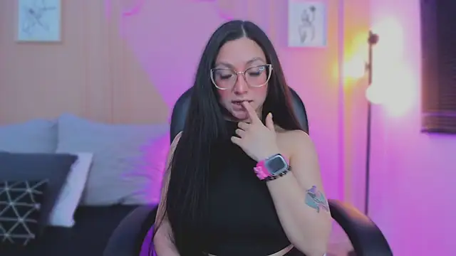 lucy neil online show from 03/30/26, 02:34