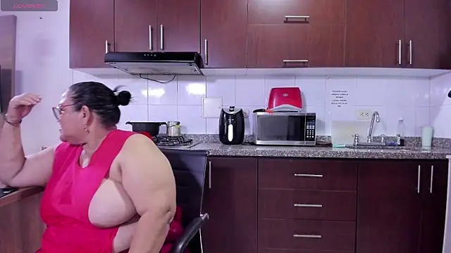 mommy cute online show from 05/26/26, 08:49