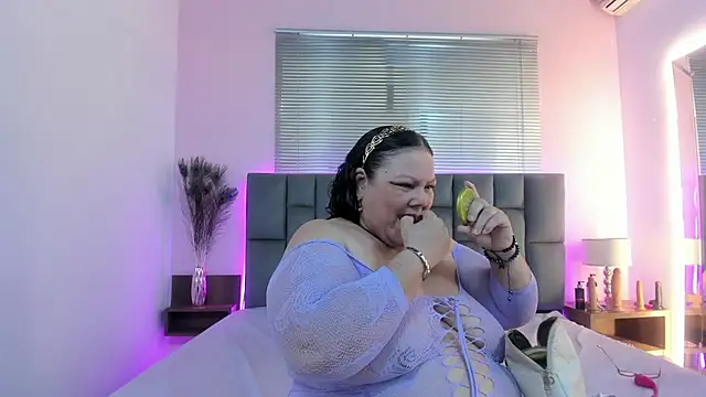 mommy cute online show from 05/27/26, 08:39