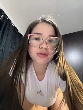 Lucyklein2022 online show from 12/13/24, 02:32