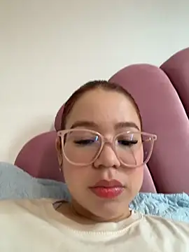 Lucyklein2022 online show from 03/15/26, 05:41