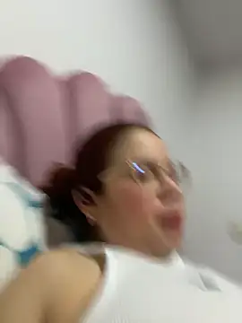 Lucyklein2022 online show from 03/22/26, 05:00