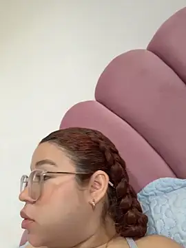 Lucyklein2022 online show from 04/14/26, 04:02