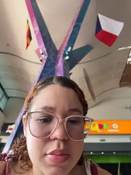 Lucyklein2022 online show from 06/06/26, 04:23