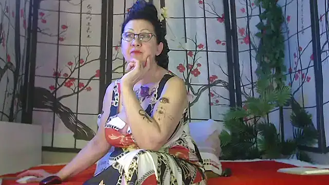 NightOrhideya online show from 04/17/26, 10:07