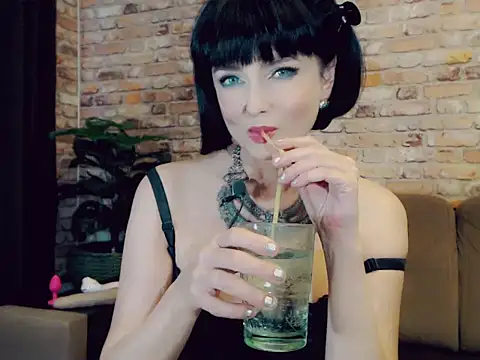  Alexis Bloom  online show from 02/02/25, 06:26