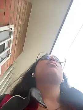 vaness weet online show from 02/10/25, 08:21