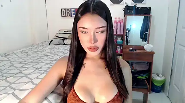 wiggle nibble online show from 12/12/24, 04:48