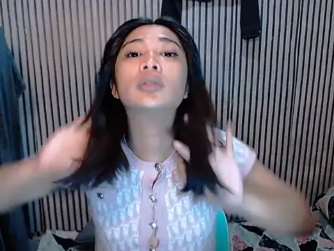 Snapshot of Maria-Moore chatting on 10/03/25, 05:26 Maria-Moore online show from 10/03/25, 05:26