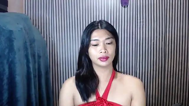 Snapshot of Maria-Moore chatting on 10/12/25, 05:23 Maria-Moore online show from 10/12/25, 05:23