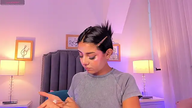 Emma Torres   online show from 01/13/25, 12:13