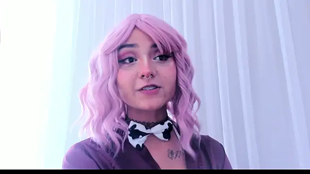 Emma Torres   online show from 02/15/25, 06:33