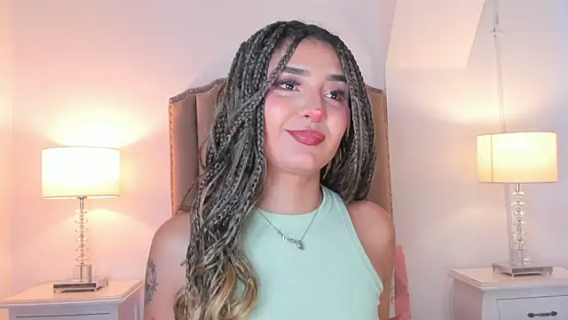 Emma Torres   online show from 02/15/26, 11:30