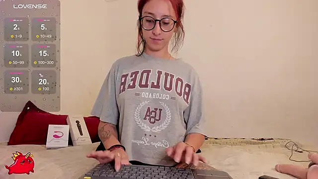 Snapshot of HEAVY_MEGAN chatting on 02/16/25, 03:37 HEAVY MEGAN online show from 02/16/25, 03:37