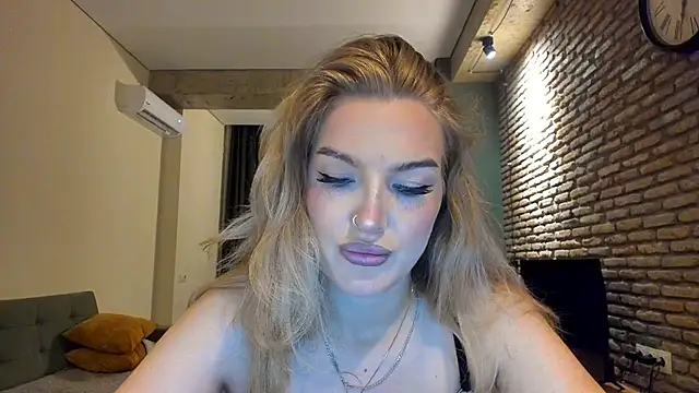 fifteenpoem online show from 06/26/26, 02:38