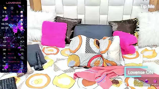 Snapshot of BellaKarla chatting on 12/05/24, 12:19 BellaKarla online show from 12/05/24, 12:19