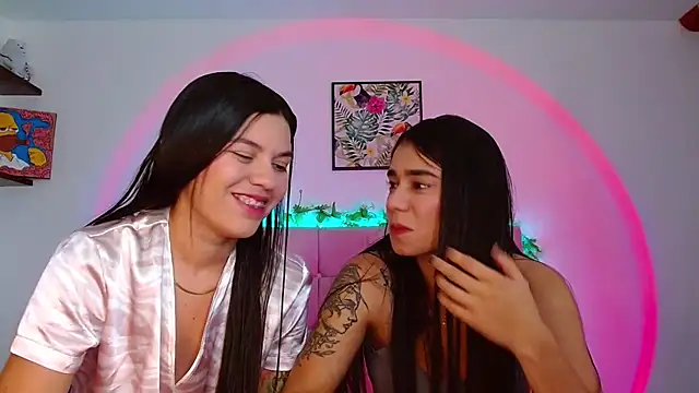 Layla Rachel online show from 10/20/25, 12:11