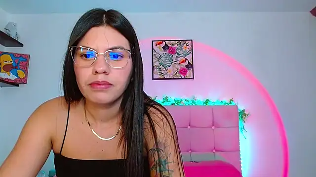 Layla Rachel online show from 10/31/25, 12:55