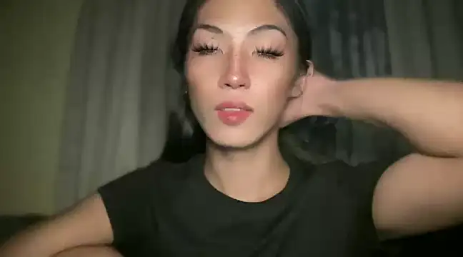 Bella Gordon online show from 12/22/24, 08:58