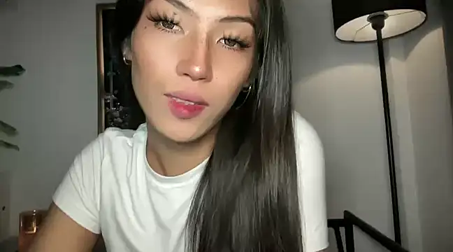 Bella Gordon online show from 02/11/25, 08:10