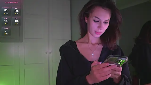 -JuicyMolly- online show from 10/27/25, 03:38