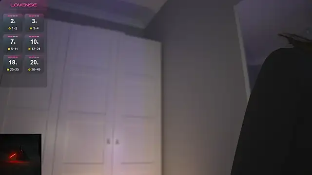 -JuicyMolly- online show from 11/28/25, 05:15