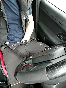 Snapshot of Xcoquinx chatting on 03/18/25, 01:09 Xcoquinx online show from 03/18/25, 01:09