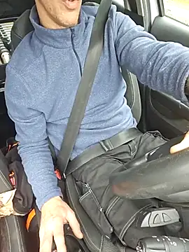 Snapshot of Xcoquinx chatting on 10/20/25, 12:05 Xcoquinx online show from 10/20/25, 12:05