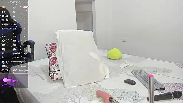 Snapshot of NAMIMAYERS2 chatting on 12/10/24, 04:27 NAMIMAYERS2 online show from 12/10/24, 04:27