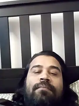 aksxi1 online show from 10/19/25, 06:58